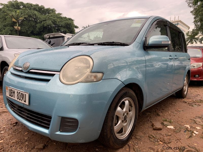 Toyota Sienta in Uganda