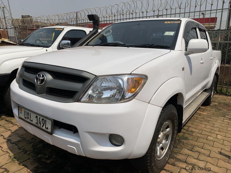 Toyota hilux  in Uganda