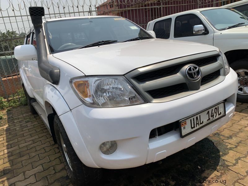 Toyota hilux  in Uganda