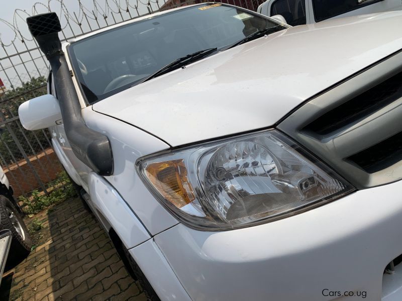 Toyota hilux  in Uganda