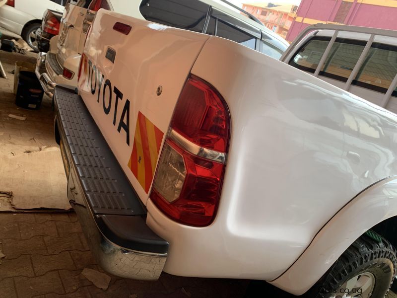 Toyota hilux  in Uganda