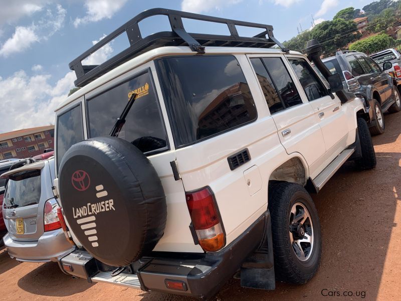 Toyota land cruiser hard top in Uganda