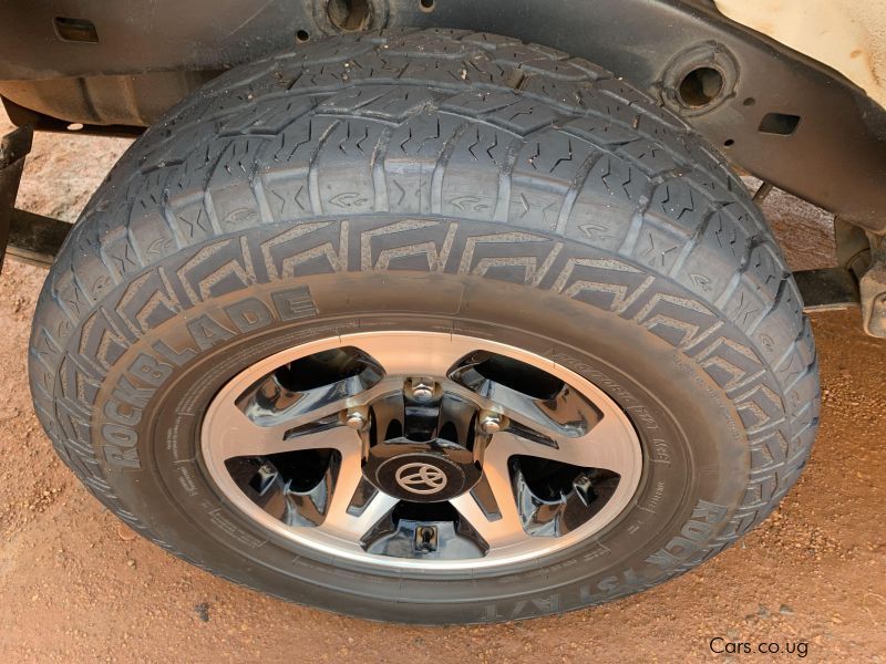 Toyota land cruiser hard top in Uganda