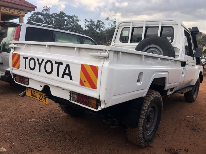 Toyota land cruiser single cabin in Uganda