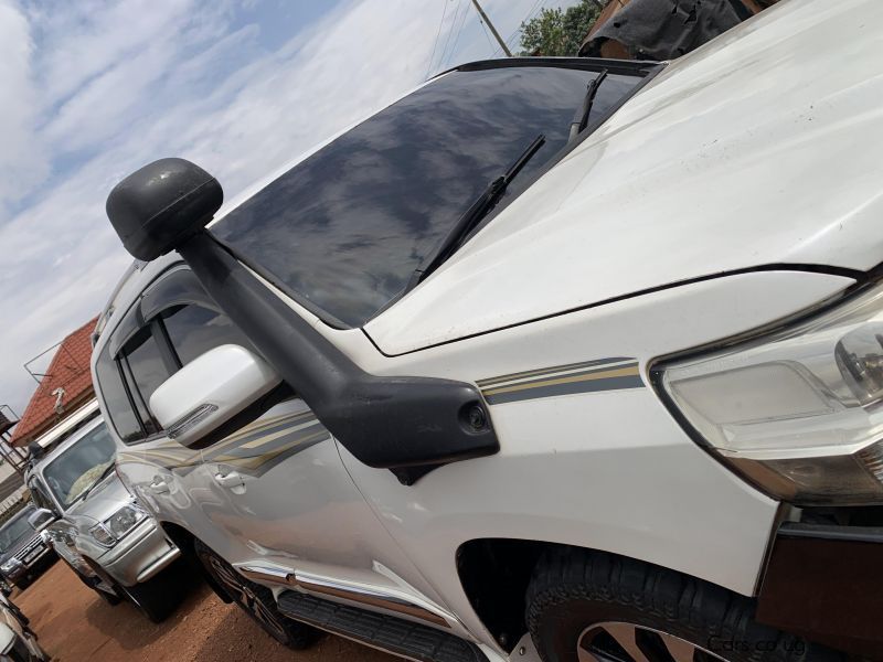 Toyota land cruiser v8 in Uganda