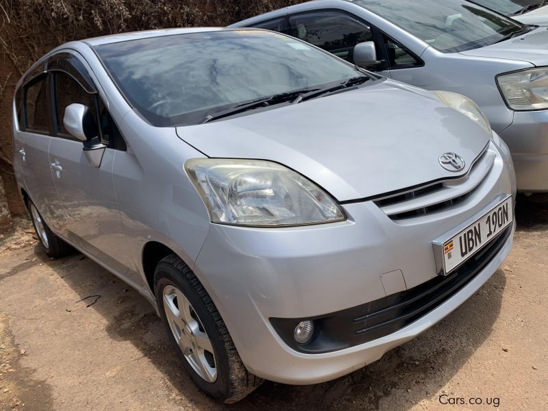 Toyota passo sette in Uganda