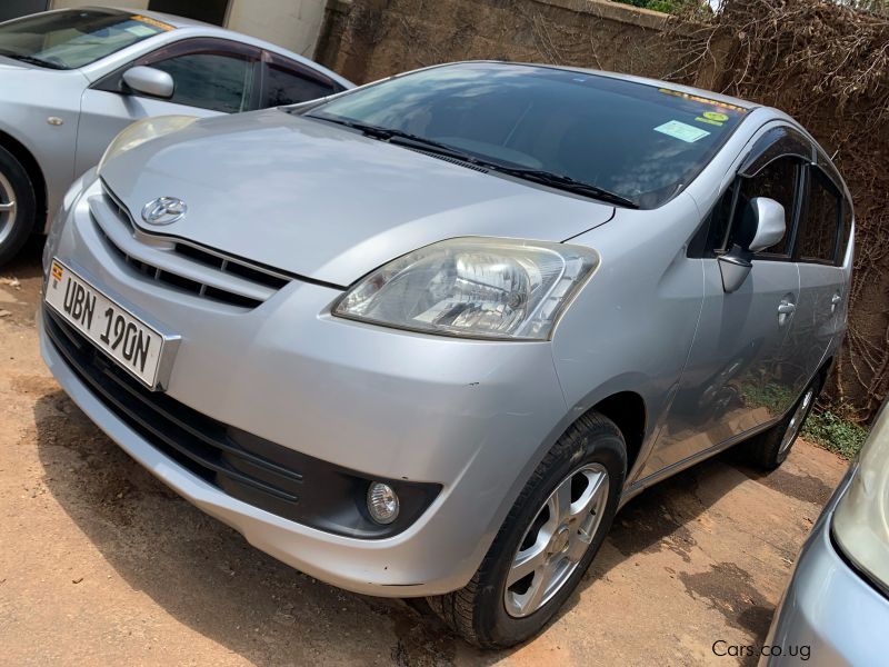 Toyota passo sette in Uganda