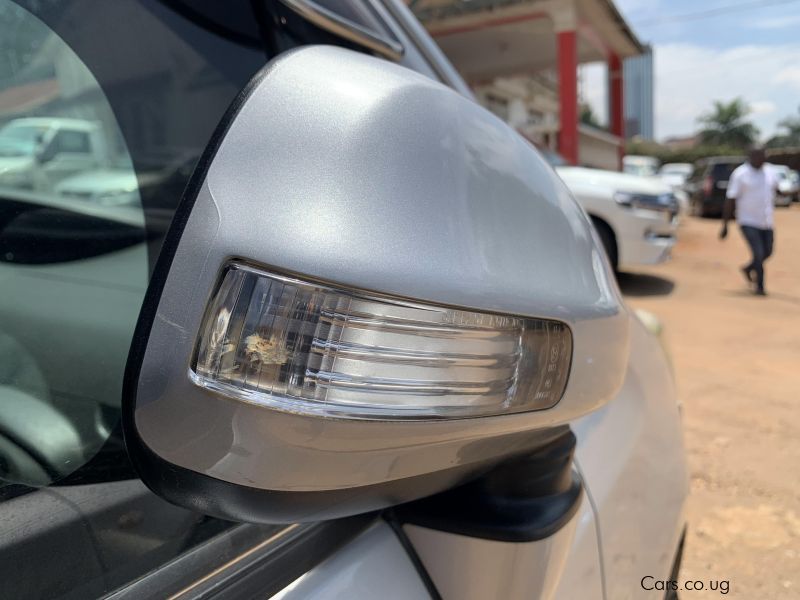 Toyota passo sette in Uganda