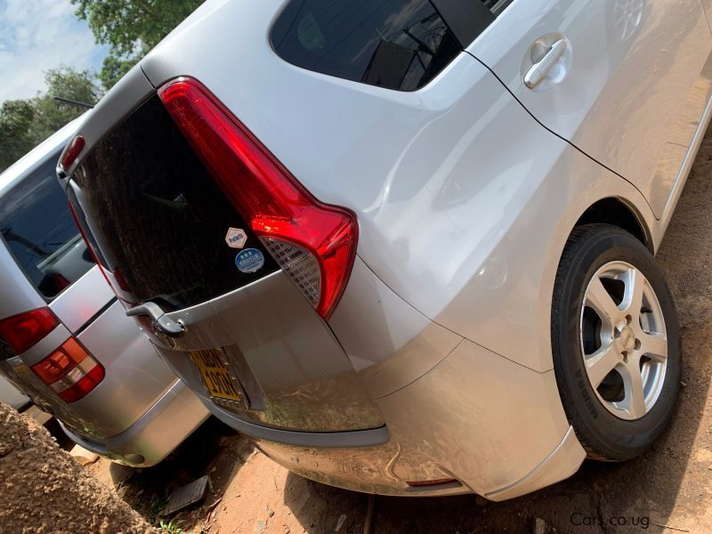 Toyota passo sette in Uganda