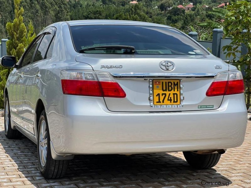 Toyota premio in Uganda