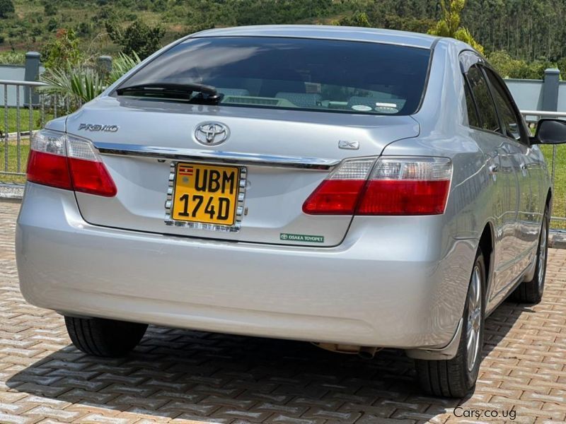 Toyota premio in Uganda