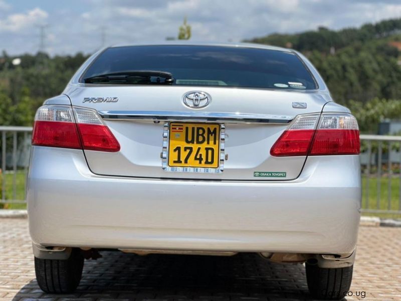 Toyota premio in Uganda