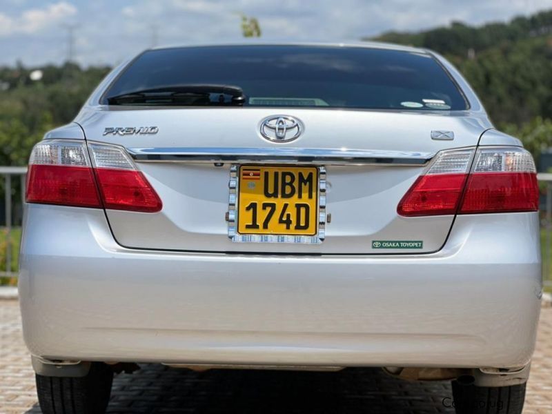 Toyota premio in Uganda