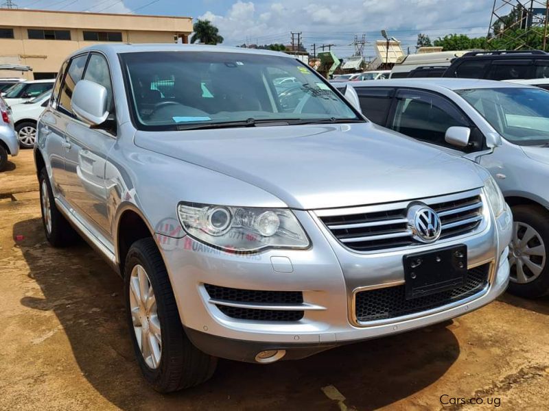 Volkswagen TOUREDGE in Uganda