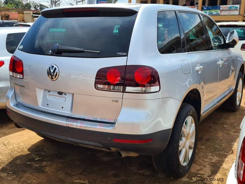 Volkswagen TOUREDGE in Uganda