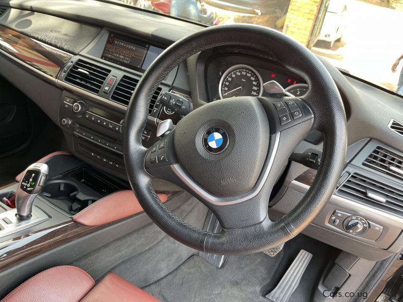 BMW bmw x6 in Uganda