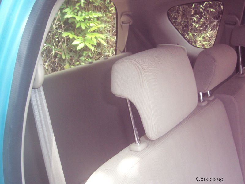 Daihatsu Boon - Passo Sette - 7 seater in Uganda