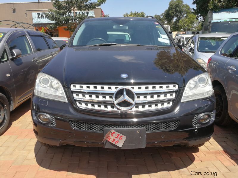 Mercedes-Benz ml350 in Uganda