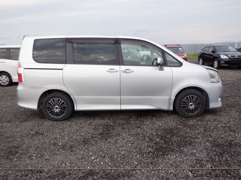 Toyota Noah (S) in Uganda