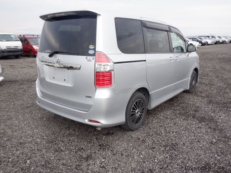 Toyota Noah (S) in Uganda