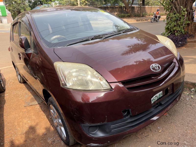 Toyota Passo sette in Uganda