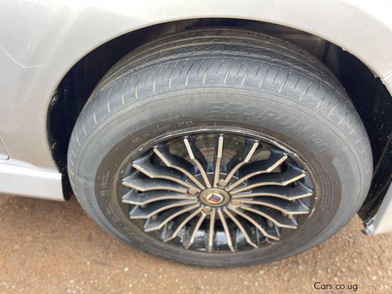 Toyota Passo sette in Uganda