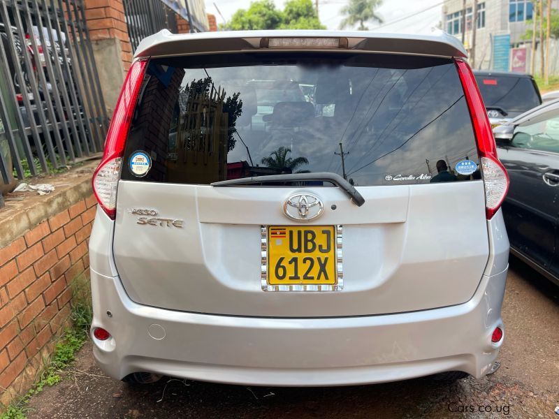 Toyota Passo sette in Uganda