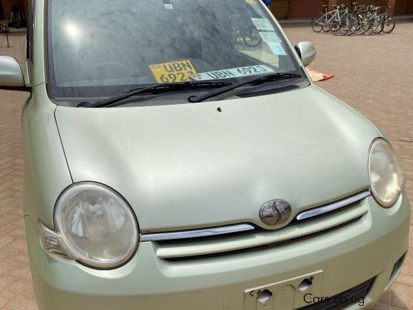 Toyota Sienta DBA-NCP81GG in Uganda