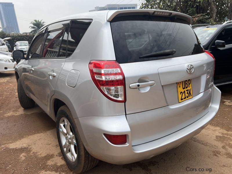 Toyota rav4 in Uganda