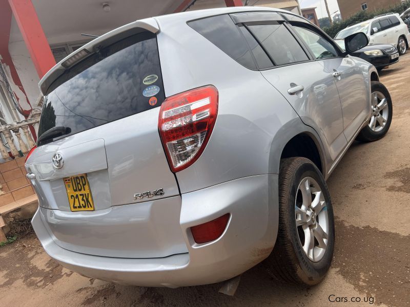 Toyota rav4 in Uganda