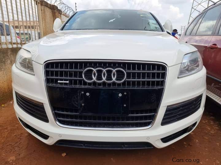 Audi Q7 in Uganda