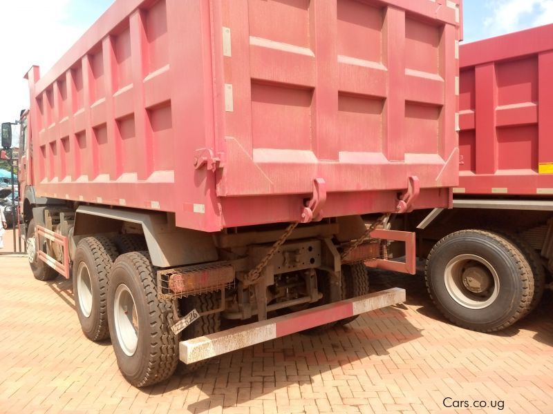 Hino SINOTRUCK in Uganda