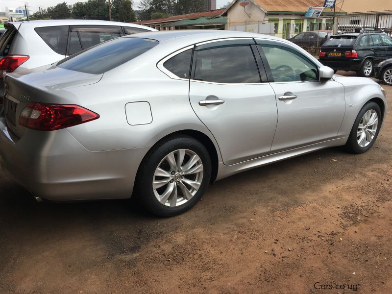 Nissan Fuga DBA-Y51 in Uganda