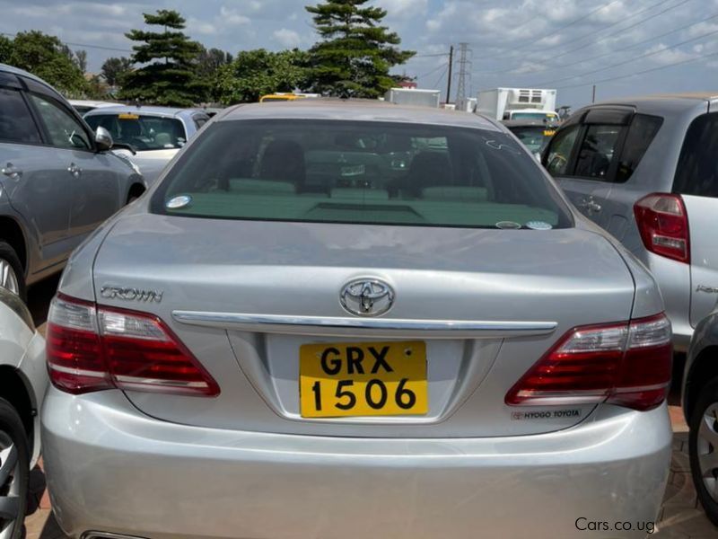 Toyota Crown Hybrid in Uganda