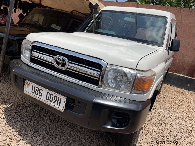 Toyota Land cruiser Hard top in Uganda