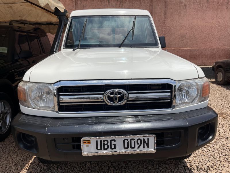 Toyota Land cruiser Hard top in Uganda