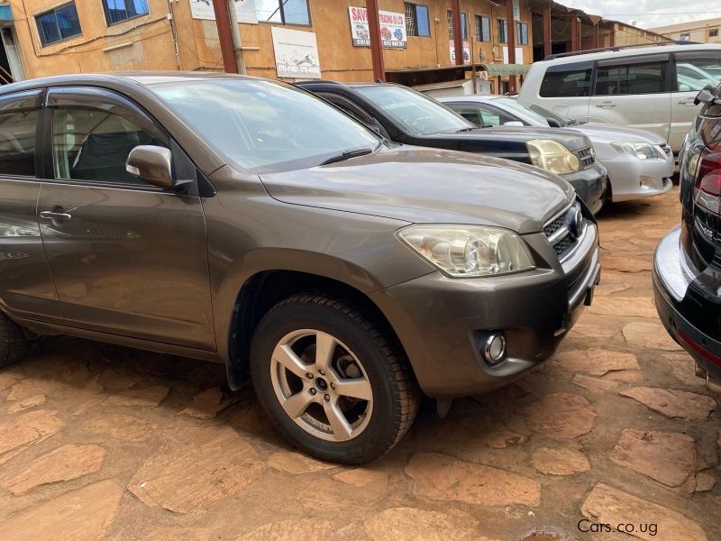 Toyota RAV 4 in Uganda