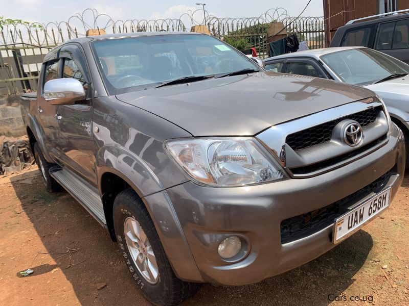 Toyota hilux  in Uganda