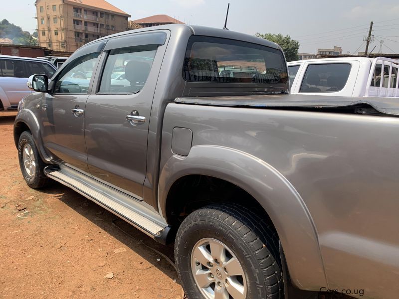 Toyota hilux  in Uganda