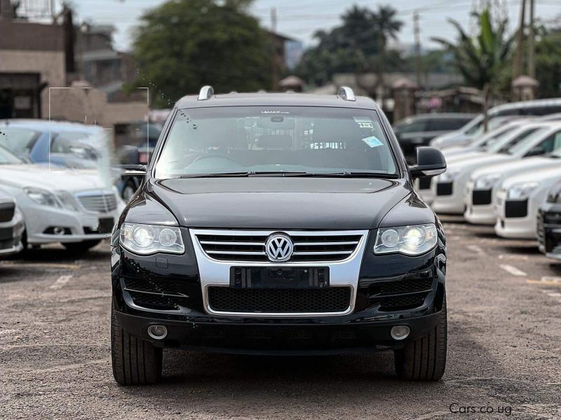 Volkswagen TOUREDGE in Uganda