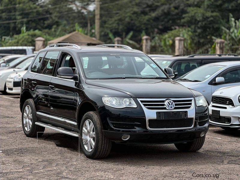 Volkswagen TOUREDGE in Uganda