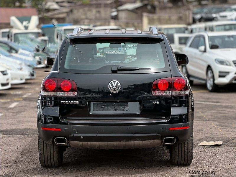 Volkswagen TOUREDGE in Uganda