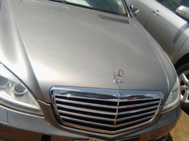 Mercedes-Benz S300L in Uganda