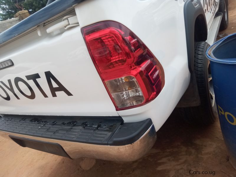 Toyota Hilux 3.0 D4D in Uganda