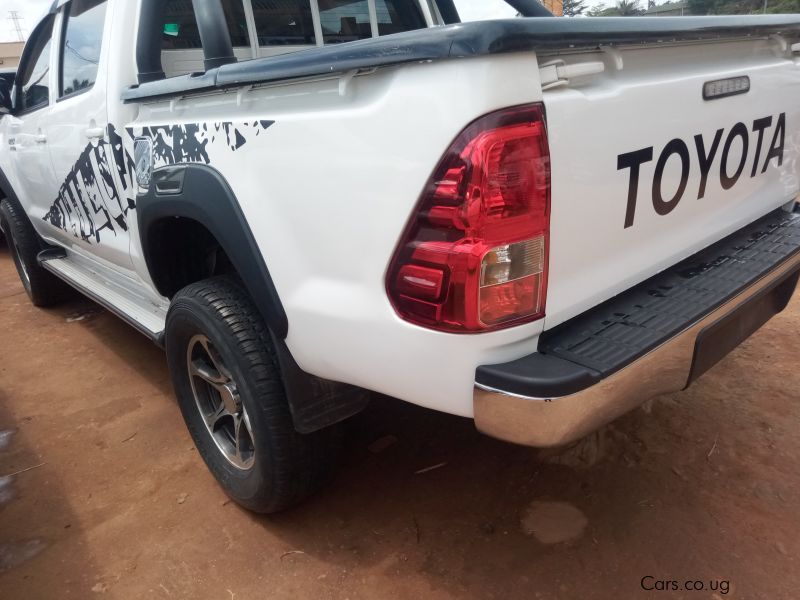 Toyota Hilux 3.0 D4D in Uganda