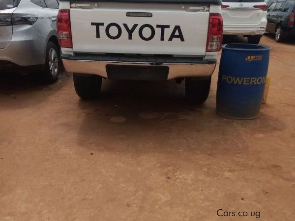 Toyota Hilux 3.0 D4D in Uganda