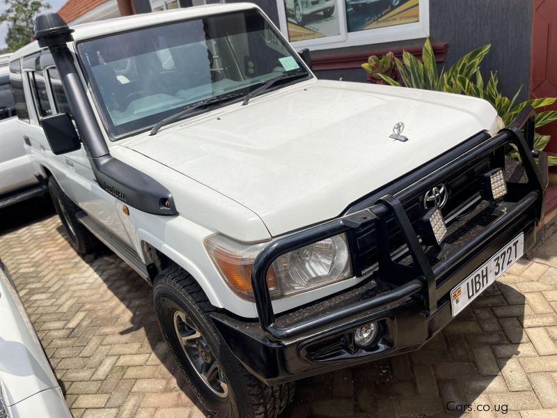 Toyota Land cruiser Hard top in Uganda