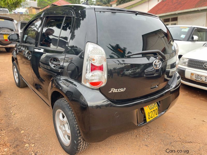 Toyota passo in Uganda