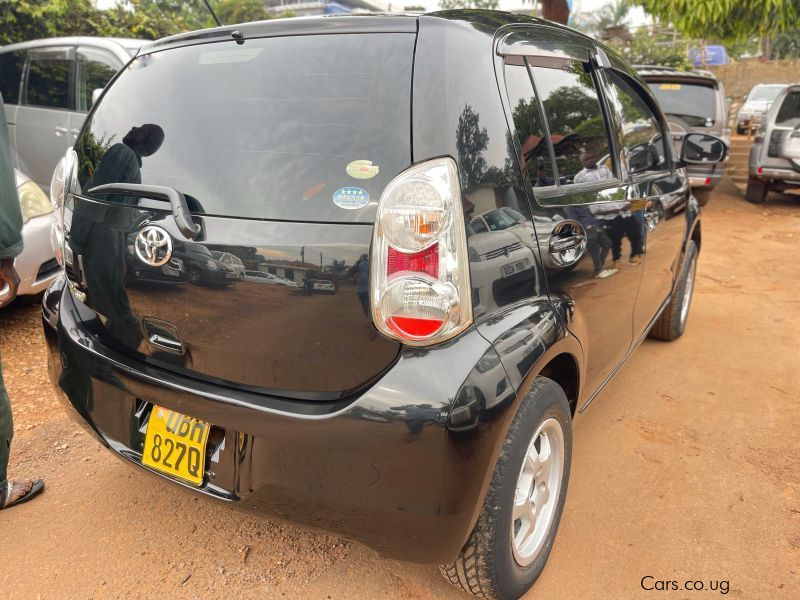 Toyota passo in Uganda