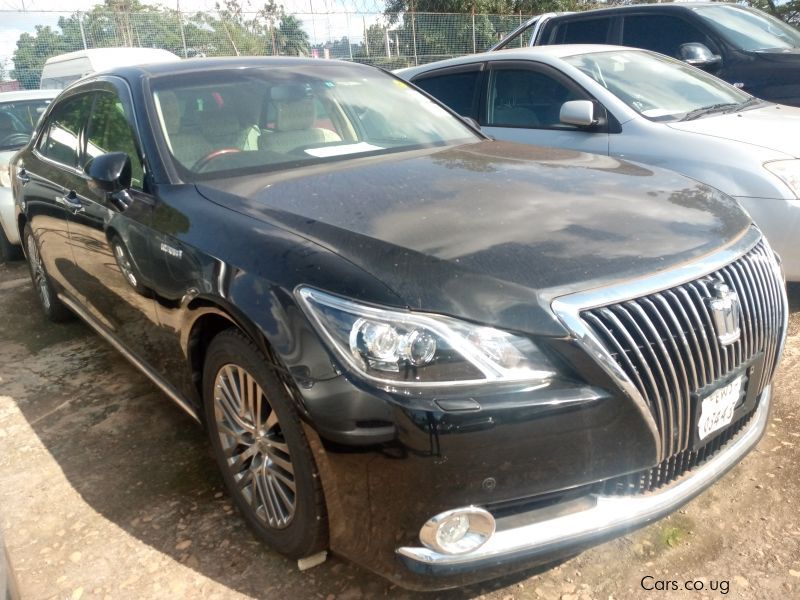 Toyota CROWN in Uganda